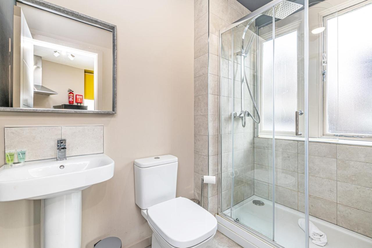 Wigan Central Serviced Apartments Exteriör bild
